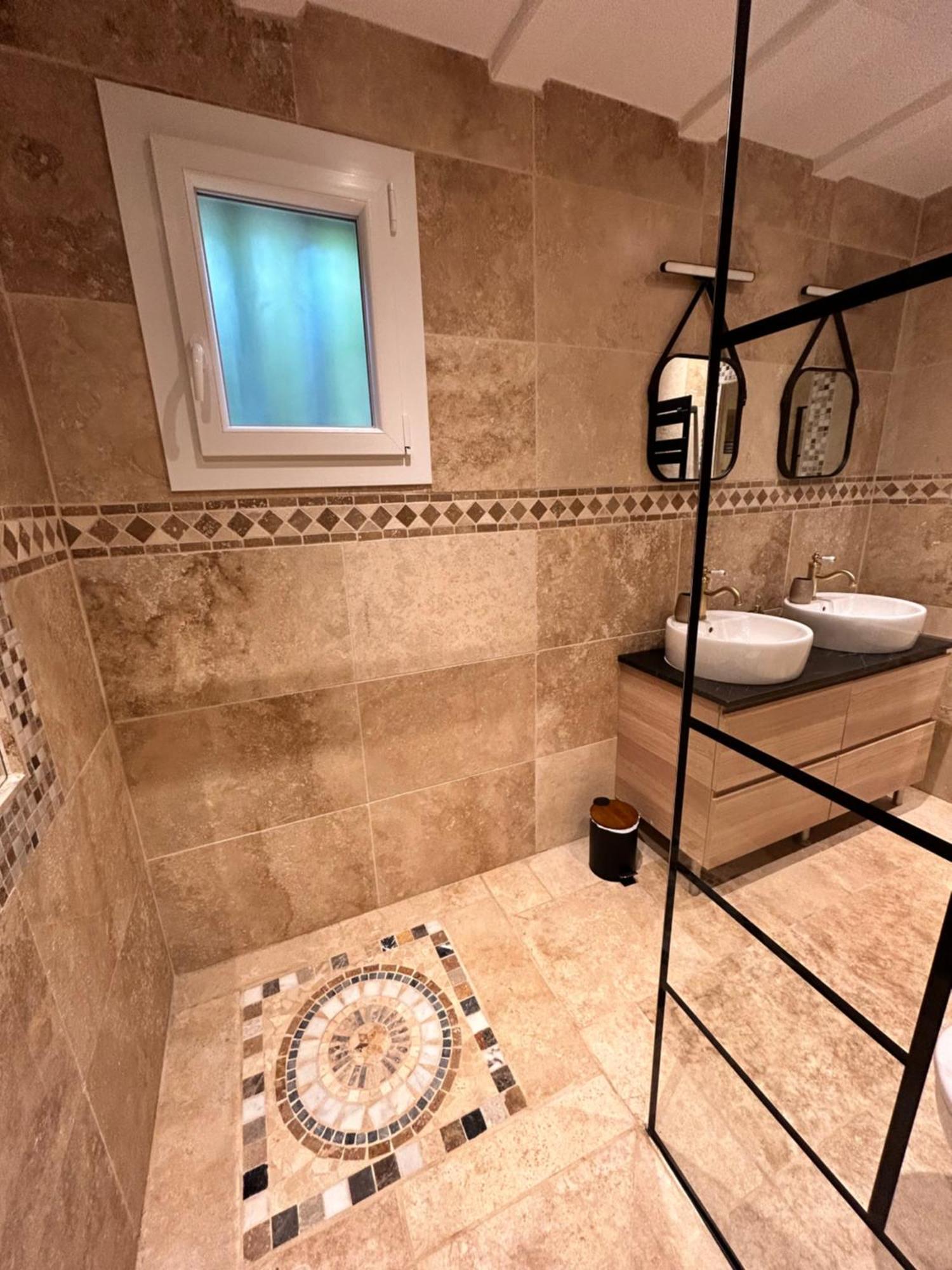 Villa De Charme En Campagne Avec Piscine Privee Et Nature Luxuriante لو بوزيت المظهر الخارجي الصورة